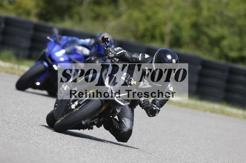 /Archiv-2025/09 22.04.2025 Cornu Master School ADR/rot-rouge/46